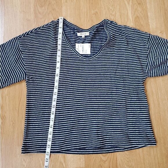 Madewell V-Neck Bubble-Sleeve Sweatshirt - Picture 10 of 13